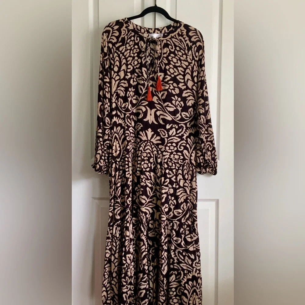 Elegant Brown and Cream Midi Dress - Picture 4 of 5